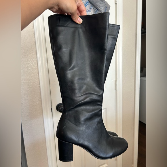 Boots - Picture 1 of 4